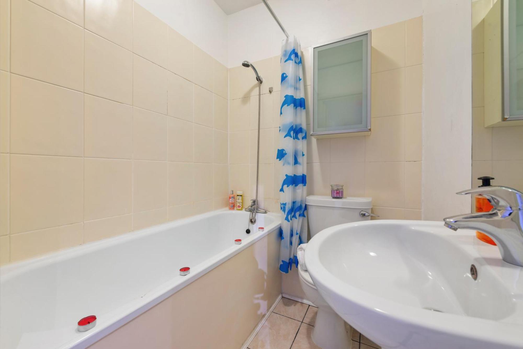 Apartment Modern Living In The Heart Of Covent Garden! No Lift 6Bc *