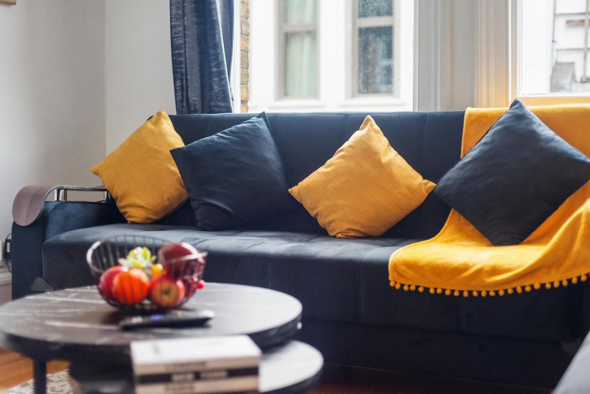 Modern Living In The Heart Of Covent Garden! No Lift 6Bc * London