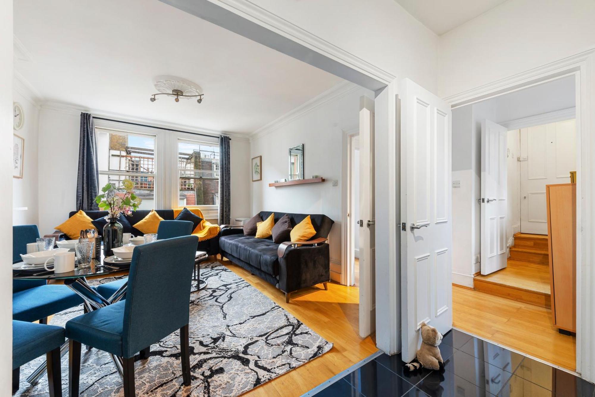 Modern Living In The Heart Of Covent Garden! No Lift 6Bc Apartment London